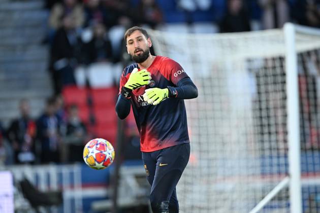 Paris Saint-Germain v Barcelona - UEFA Champions League PARIS, FRANCE - APRIL 10: Gianluigi Donnarumma of Paris Saint-Germain reacts during the UEFA Champions League quarter finals first leg football match between Paris Saint-Germain and FC Barcelona at Parc des Princes in Paris, France on April 10, 2024. France World. Editorial use only. Please get in touch for any other usage. Copyright: x2025xAnadoluxMustafaxYalcınx