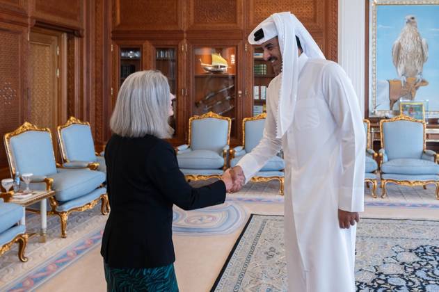 The Emir of the State of Qatar, Tamim bin Hamad Al Thani, receives U.S. Senator Joni Ernst The Emir of the State of Qatar, Tamim bin Hamad Al Thani, receives U.S. Senator Joni Ernst, in Doha, Qatar, on August 21, 2025. Photo by Emiri Diwan Office apaimages Doha Doha Qatar 210825_Qatar_QNA_2_00(1) Copyright: xapaimagesxQatarxNewsxAgencyx xapaimagesx