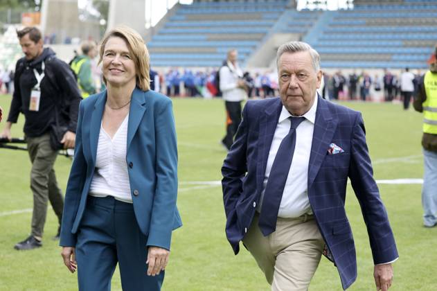 Elke Büdenbender und Roland Kaiser bei der Abschlussveranstaltung der 25. World Transplant Games 2025 im Heinz-Steyer-Stadion. Dresden, 23.08.2025