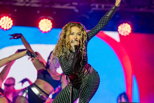 Carfest Main Stage 2025 in Hampshire, UK - 23 Aug 2025 Rita Ora seen performing live on the main stage at carfest 2025. Carfest the largest family fundraising festival in the UK, created by Chis Evans returned to Laverstoke Park Farm in Hampshire the 23rd- 25th August 2025 for its final time before its big move next year to Silverstone. The Festival brings seven magic festivals in to one place with a fantastic line up of live music on the main stage throughout the festival. Photos are from the main stage on Saturday 24th August 2025 of a line up including, Rita Ora, Busted, Sam Ryder, Kim Wilde and The Rick Parfitt Jn band. Hampshire United Kingdom Copyright: xBonniexBritainx xSOPAxImagesx AUG02025
