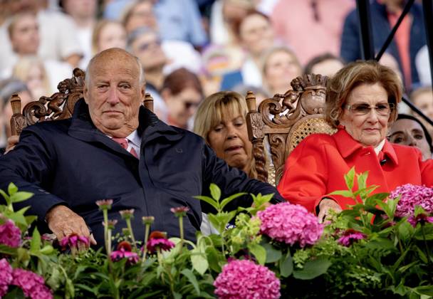 26-08-2025 Parc Queen Sonja and King Harald attend an outdoor event at Gamlehaugen marking the 100th anniversary of Gamlehaugen as the Kings official residence. Â  Copyright: xPPEx