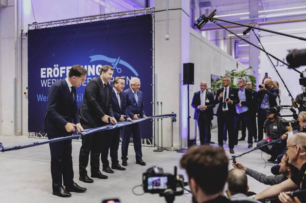 (L-R) Mark Rutte, Generalsekretaer der NATO, Lars Klingbeil, Bundesminister der Finanzen, Boris Pistorius (SPD), Bundesminister der Verteidigung, und Armin Papperger, Vorstandsvorsitzender von Rheinmetall, aufgenommen im Rahmen der Werkseroeffnung von Rheinmetall in Unterluess, 27.08.2025. Fotografiert im Auftrag des Bundesministeriums der Finanzen. Unterluess Deutschland Copyright: xFlorianxGaertner BMFx