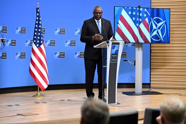 US Secretary of Defense Lloyd Austin BRUSSELS, BELGIUM - OCTOBER 12: US Secretary of Defense Lloyd Austin speaks during the press conference after the NATO Defense Ministers Meeting in Brussels, Belgium on October 12, 2023. Brussels Hoofdstedelijk Gewest Belçika. Editorial use only. Please get in touch for any other usage. Copyright: x2025xAnadoluxDursunxAydemirx