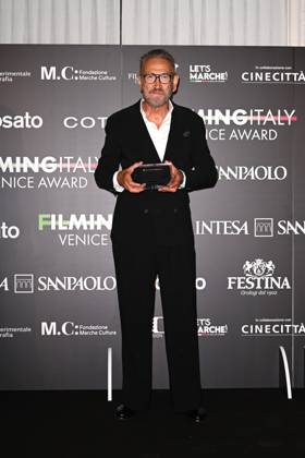 Venice, 82nd Venice International Film Festival 2025 - Evening 5 - Filming Italy Awards Ceremony. Pictured: Marco Giallini  Copyright: xManuelexMangiarotti PoolxPhotoxEventsx06x xipa-agency.netx xManuelexMangiarotti PoolxPhotoxEx IPA_Agency_IPA63793829