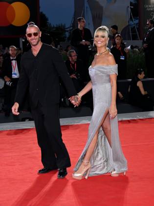 Venice, 82nd Venice International Film Festival 2025 - Evening 5 - Red Carpet Filming Italy Venice Award Pictured: Micaela Ramazzotti, Claudio Pallitto  Copyright: xAlbertoxTerenghi PoolxPhotoxEventsx06x xipa-agency.netx xPoolxPhotoxEventsx06x IPA_Agency_IPA63798319