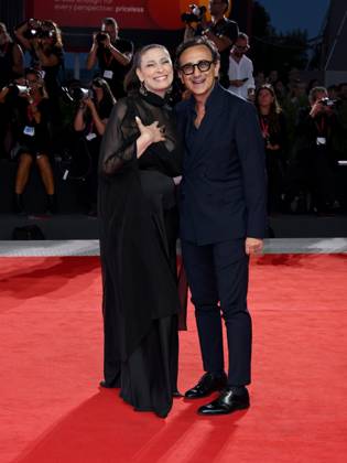 Venice, 82nd Venice International Film Festival 2025 - Evening 5 - Red Carpet Filming Italy Venice Award Pictured: Susy Del Giudice, Giovanni Esposito  Copyright: xAlbertoxTerenghi PoolxPhotoxEventsx06x xipa-agency.netx xPoolxPhotoxEventsx06x IPA_Agency_IPA63800863