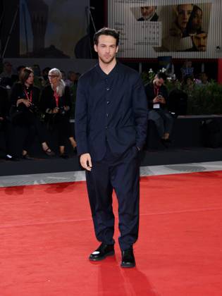 Venice, 82nd Venice International Film Festival 2025 - Evening 5 - Red Carpet Filming Italy Venice Award Pictured: Sebastiano Pigazzi  Copyright: xAlbertoxTerenghi PoolxPhotoxEventsx06x xipa-agency.netx xPoolxPhotoxEventsx06x IPA_Agency_IPA63803595