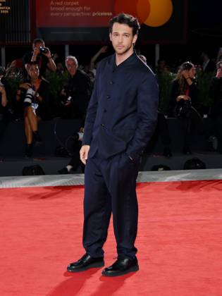 Venice, 82nd Venice International Film Festival 2025 - Evening 5 - Red Carpet Filming Italy Venice Award Pictured: Sebastiano Pigazzi  Copyright: xAlbertoxTerenghi PoolxPhotoxEventsx06x xipa-agency.netx xPoolxPhotoxEventsx06x IPA_Agency_IPA63803598