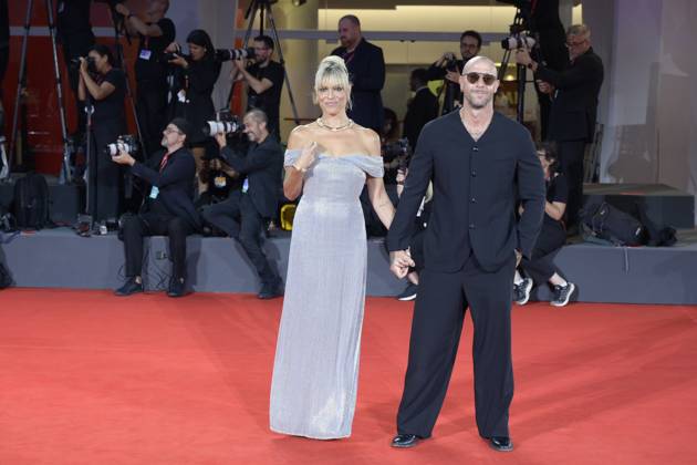Filming Italy Venice Award red carpet in Venice Lido - 31 Aug 2025 Micaela Ramazzotti (l) and Clauio Pallitto (r) attend the red carpet of Filming Italy Venice Award at 82nd Venice Film Festival at Palazzo del Cinema. Venice Lido Italy Copyright: xMarioxCartellix xSOPAxImagesx _DSC4866