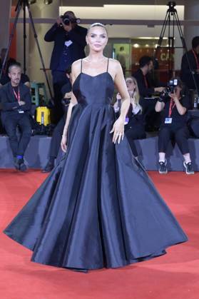 Filming Italy Venice Award red carpet in Venice Lido - 31 Aug 2025 Kim Feenstra attends the red carpet of Filming Italy Venice Award at 82nd Venice Film Festival at Palazzo del Cinema. Venice Lido Italy Copyright: xMarioxCartellix xSOPAxImagesx _DSC5021