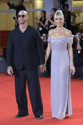 Claudio Pallitto und MIcaela Ramazzotti bei der Verleihung vom Filming Italy Venice Award auf der Biennale di Venezia 2025 82. Internationale Filmfestspiele von Venedig im Palazzo del Cinema. Venedig, 31.08.2025