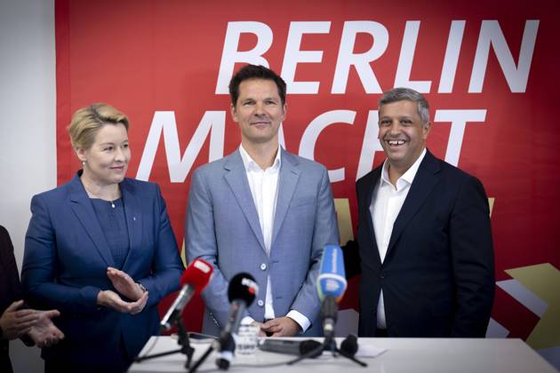 Steffen Krach, Raed Saleh, Franziska Giffey - SPD Berlin DEU, Deutschland, Germany, Berlin, 01.09.2025 Franziska Giffey , Senatorin fuer Wirtschaft in Berlin , Steffen Krach , Spitzenkandidat der Berliner SPD der Abgeordnetenhauswahl und Raed Saleh , Fraktionsvorsitzender der SPD im Berliner Abgeordnetenhaus (v.l.n.r.) auf der Pressekonferenz Vorstellung von Steffen Krach als SPD-Spitzenkandidat unter dem Motto Berlin Macht Krach in Berlin Deutschland en: Franziska Giffey , Senator for Economic Affairs in Berlin, Steffen Krach , top candidate for the Berlin SPD in the Berlin House of Representatives elections and Raed Saleh , parliamentary group leader of the SPD in the Berlin House of Representatives (from left to right) at the press conf