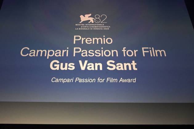 Venice, 82nd Venice International Film Festival 2025 - Evening 7 - Campari Passion for Film Award to Gus Van Sant. Pictured  Copyright: xSimonexComi PoolxPhotoxEventsx06x xipa-agency.netx xSimonexComi PoolxPhotoxEventsx06x IPA_Agency_IPA63971819