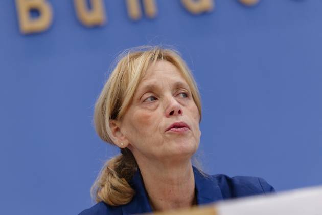 Digital-Expertenkommission Kinder- und Jugendschutz 2025-09-04 Deutschland, Berlin Bundesbildungsministerin Karin Prien (CDU) stellt die vor ihr ins Leben gerufene Expertenkommission Kinder- und Jugendschutz in der digitalen Welt vor.