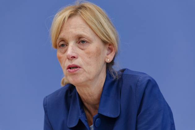 Digital-Expertenkommission Kinder- und Jugendschutz 2025-09-04 Deutschland, Berlin Bundesbildungsministerin Karin Prien (CDU) stellt die vor ihr ins Leben gerufene Expertenkommission Kinder- und Jugendschutz in der digitalen Welt vor.