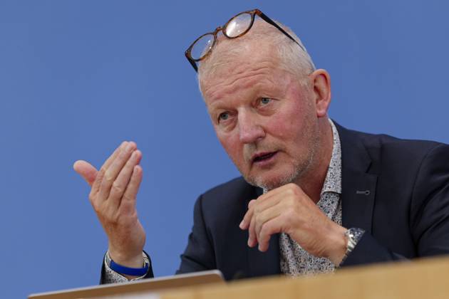 Digital-Expertenkommission Kinder- und Jugendschutz 2025-09-04 Deutschland, Berlin Die Bundesbildungsministerin und Bundesministerin für Familie, Senioren, Frauen und Jugend stellt die vor ihr ins Leben gerufene Expertenkommission Kinder- und Jugendschutz in der digitalen Welt vor. Im Bild Prof. Dr. Olaf Köller, Co-Vorsitzender der Expertenkommission Kinder- und Jugendschutz in der digitalen Welt.