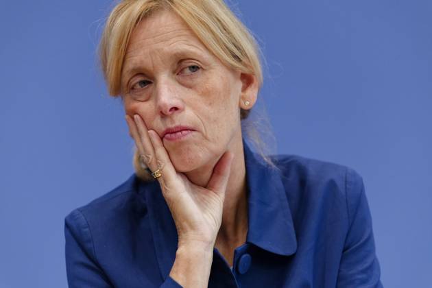 Digital-Expertenkommission Kinder- und Jugendschutz 2025-09-04 Deutschland, Berlin Bundesbildungsministerin Karin Prien (CDU) stellt die vor ihr ins Leben gerufene Expertenkommission Kinder- und Jugendschutz in der digitalen Welt vor.