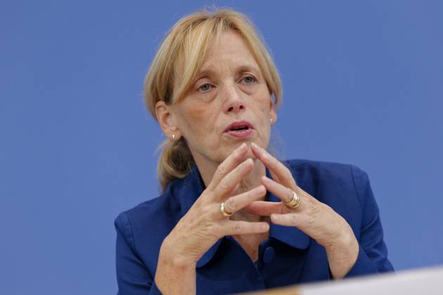 Digital-Expertenkommission Kinder- und Jugendschutz 2025-09-04 Deutschland, Berlin Bundesbildungsministerin Karin Prien (CDU) stellt die vor ihr ins Leben gerufene Expertenkommission Kinder- und Jugendschutz in der digitalen Welt vor.
