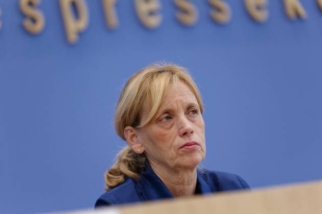 Digital-Expertenkommission Kinder- und Jugendschutz 2025-09-04 Deutschland, Berlin Bundesbildungsministerin Karin Prien (CDU) stellt die vor ihr ins Leben gerufene Expertenkommission Kinder- und Jugendschutz in der digitalen Welt vor.