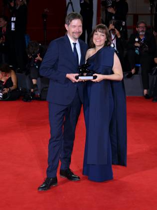 Venice, 82nd Venice International Film Festival 2025 - Evening 11: Closing Ceremony. Winners Photocall. Pictured: Victor Maes, Kate Voet  Copyright: xAlbertoxTerenghi PoolxPhotoxEventsx06x xipa-agency.netx xPoolxPhotoxEventsx06x IPA_Agency_IPA64337165
