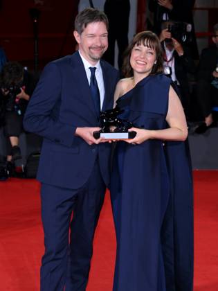 Venice, 82nd Venice International Film Festival 2025 - Evening 11: Closing Ceremony. Winners Photocall. Pictured: Victor Maes, Kate Voet  Copyright: xAlbertoxTerenghi PoolxPhotoxEventsx06x xipa-agency.netx xPoolxPhotoxEventsx06x IPA_Agency_IPA64337180