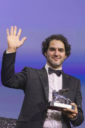 Benny Safdie mit dem Silbernen Löwnfür die beste Regie bei The Smashing Machine bei der Preisverleihung der Biennale di Venezia 2025 82. Internationale Filmfestspiele von Venedig im Palazzo del Cinema. Venedig, 06.09.2025