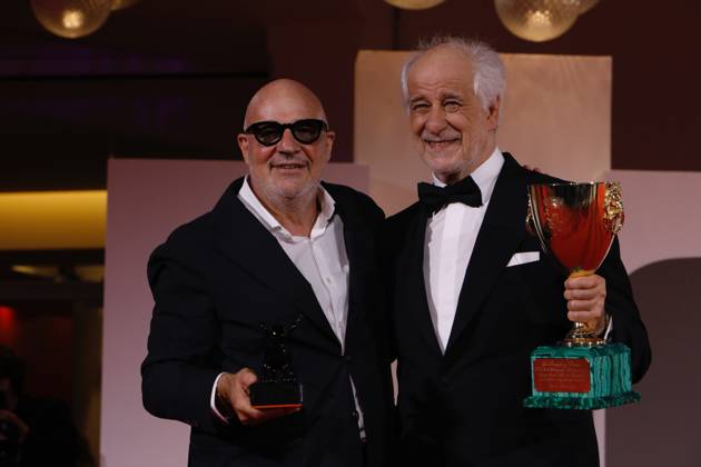 Award Winners, 82nd Venice International Film Festival Gianfranco Rosi after being awarded the Special Jury Prize for Below the Clouds and Toni Servillo after being awarded the Coppa Volpi for Best Actor for La Grazia . Venice, Italy 06 September 2025, Credit:Mirco Toniolo Avalon Italy, Venice  Copyright: xMircoxToniolox xAvalonx 1034802090