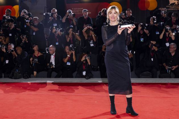 82nd Venice Film Festival Red carpet winners Palazzo del Cinema - Venice Lido, Italy Lovisa Siren 82nd Venice Film Festival Red carpet winners Palazzo del Cinema - Venice Lido, Italy 6th September 2025  Copyright: xALFONSOxCATALANO SGPITALIAx