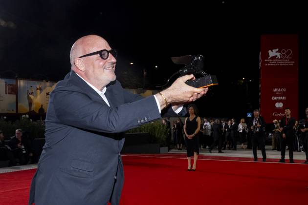 82nd Venice Film Festival Red carpet winners Palazzo del Cinema - Venice Lido, Italy Gianfranco Rosi 82nd Venice Film Festival Red carpet winners Palazzo del Cinema - Venice Lido, Italy 6th September 2025  Copyright: xALFONSOxCATALANO SGPITALIAx