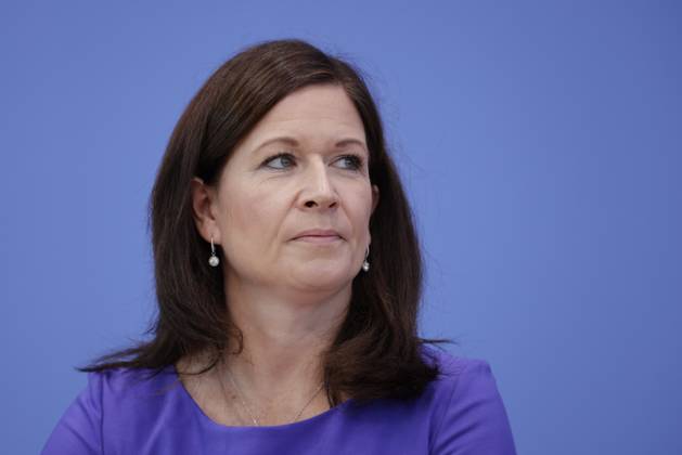 Senatorin für Bildung, Jugend und Familie in Berlin Katharina Günther- Wünsch, Deutschland, Berlin, Bundespressekonferenz, Thema: Vorstellung der OECD-Studie Bildung auf einen Blick 2025