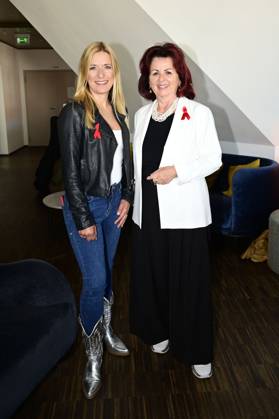 Stefanie Hertel und Viola Klein beim Pressegespräch und Präsentation des 15. HOPE-Award zur 17. HOPE-Gala Dresden in der RIVA Bar des Hotel Townhouse Dresden a Vagabond Club am Neumarkt. Dresden, 09.09.2025