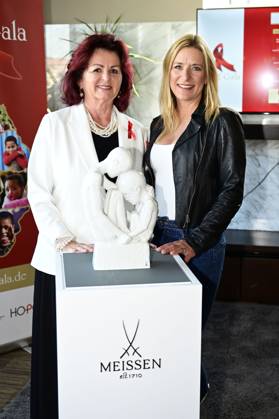 Viola Klein und Stefanie Hertel beim Pressegespräch und Präsentation des 15. HOPE-Award zur 17. HOPE-Gala Dresden in der RIVA Bar des Hotel Townhouse Dresden a Vagabond Club am Neumarkt. Dresden, 09.09.2025