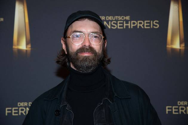 Fabian MOEHRKE, Möhrke, Regisseur Roter Teppich, Red Carpet Show, Ankunft, arrival, Verleihung des Deutschen Fernsehpreises, Die Nacht der Kreativen - Der Deutsche Fernsehpreis 2025, Deutscher Fernsehpreis 2025 in der Flora Koeln, am 09.09.2025.