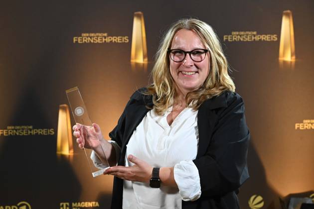 Silke FIETZ Preistraegerin Beste Montage Information Verleihung des Deutschen Fernsehpreises, Die Nacht der Kreativen - Der Deutsche Fernsehpreis 2025, Deutscher Fernsehpreis 2025 in der Flora Koeln, am 09.09.2025.