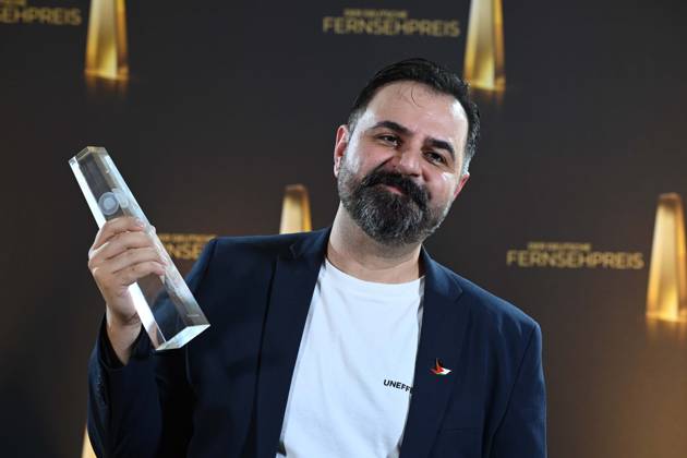 Bilal BahadÄ±r fuer Uncivilized Preistraeger Bestes Buch Fiktion, Verleihung des Deutschen Fernsehpreises, Die Nacht der Kreativen - Der Deutsche Fernsehpreis 2025, Deutscher Fernsehpreis 2025 in der Flora Koeln, am 09.09.2025.