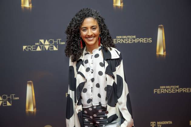 abb Siham El-Maimouni - Journalistin (Jurymitglied) zu Gast auf dem roten Teppich bei der Nacht der Kreativen - Der Deutschen Fernsehpreis 2025 in der Flora am 09.09.2025 in Koeln NRW Deutschland