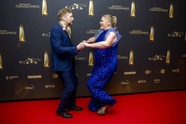 abb Gisa Flake die Schauspielerin mit ihrem Ehemann Knud Riepen zu Gast auf dem roten Teppich bei der Nacht der Kreativen - Der Deutsche Fernsehpreis 2025 in der Flora am 09.09.2025 in Koeln NRW Deutschland