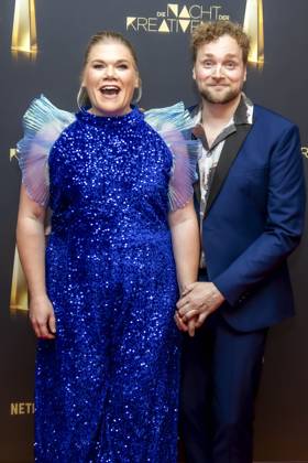 abb Gisa Flake die Schauspielerin mit ihrem Ehemann Knud Riepen zu Gast auf dem roten Teppich bei der Nacht der Kreativen - Der Deutsche Fernsehpreis 2025 in der Flora am 09.09.2025 in Koeln NRW Deutschland