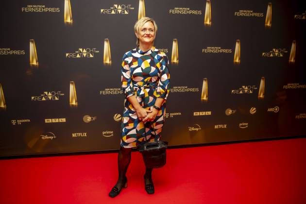 abb Ellen Ehni WDR Chefredakteurin Buntes Kleid zu Gast auf dem roten Teppich bei der Nacht der Kreativen - Der Deutsche Fernsehpreis 2025 in der Flora am 09.09.2025 in Koeln NRW Deutschland
