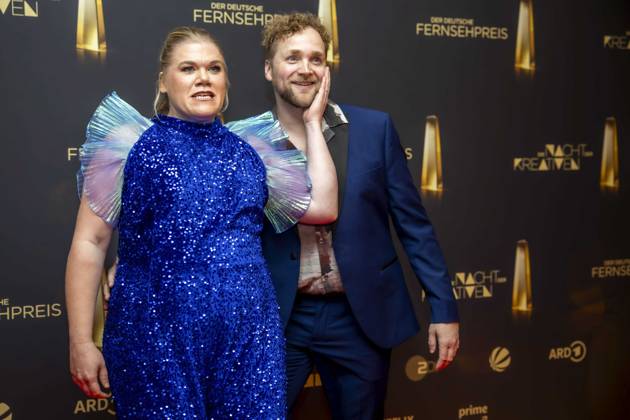 abb Gisa Flake die Schauspielerin mit ihrem Ehemann Knud Riepen zu Gast auf dem roten Teppich bei der Nacht der Kreativen - Der Deutsche Fernsehpreis 2025 in der Flora am 09.09.2025 in Koeln NRW Deutschland