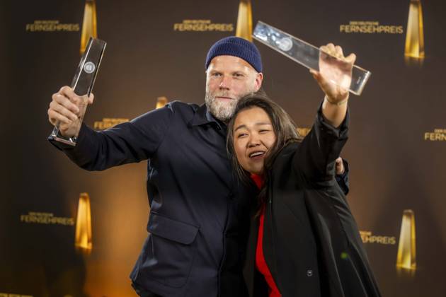 abb Gewinner Beste Kamera Fiktion Tim Kuhn, Jieun Yi fuer Krank Berlin zu Gast auf dem roten Teppich bei der Nacht der Kreativen - Der Deutsche Fernsehpreis 2025 in der Flora am 09.09.2025 in Koeln NRW Deutschland