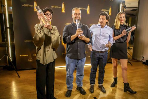 abb Gewinner Beste Montage Fiktion Andrea PEk, Christoph Otto, Andreas Menn, Friederike Hohmuth fuer Zeit Verbrechen zu Gast auf dem roten Teppich bei der Nacht der Kreativen - Der Deutsche Fernsehpreis 2025 in der Flora am 09.09.2025 in Koeln NRW Deutschland