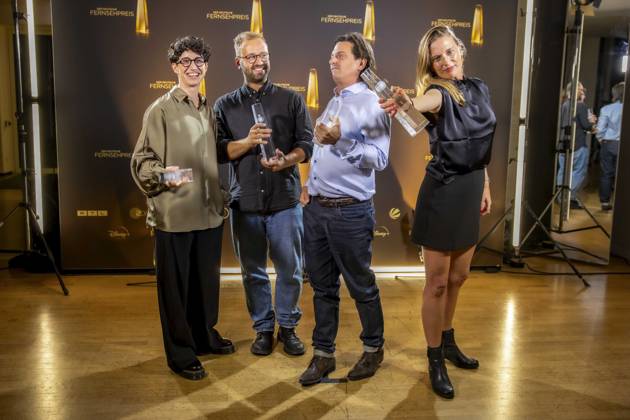 abb Gewinner Beste Montage Fiktion Andrea PEk, Christoph Otto, Andreas Menn, Friederike Hohmuth fuer Zeit Verbrechen zu Gast auf dem roten Teppich bei der Nacht der Kreativen - Der Deutsche Fernsehpreis 2025 in der Flora am 09.09.2025 in Koeln NRW Deutschland