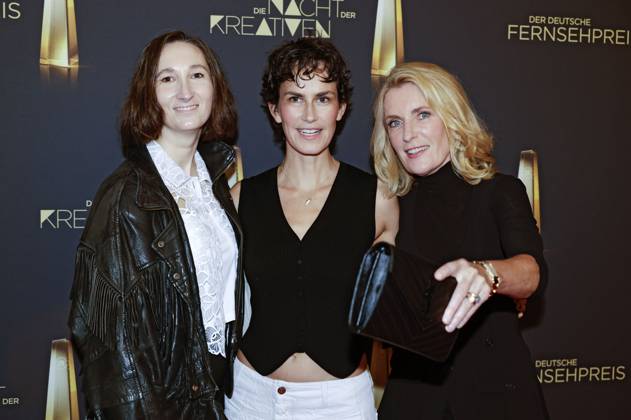 Lena Fakler, Saralisa Volm und Maria Furtwängler bei der Verleihung des Deutschen Fernsehpreises 2025 - Die Nacht der Kreativen in der Flora. Köln, 09.09.2025
