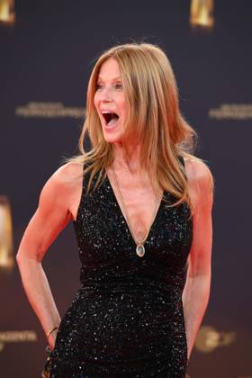 Esther SCHWEINS, Schauspielerin, Roter Teppich, Red Carpet Show, Ankunft, arrival, Verleihung des Deutschen Fernsehpreises, Der Deutsche Fernsehpreis 2025, Deutscher Fernsehpreis 2025 in den MMC Studios Koeln, am 10.09.2025.
