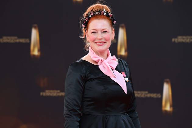 Enie van de MEIKLOKJES, Moderatorin, Roter Teppich, Red Carpet Show, Ankunft, arrival, Verleihung des Deutschen Fernsehpreises, Der Deutsche Fernsehpreis 2025, Deutscher Fernsehpreis 2025 in den MMC Studios Koeln, am 10.09.2025.