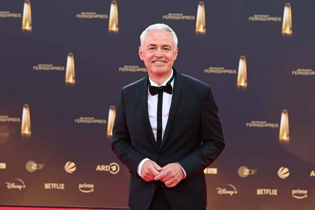 Andreas von THIEN, Moderator Roter Teppich, Red Carpet Show, Ankunft, arrival, Verleihung des Deutschen Fernsehpreises, Der Deutsche Fernsehpreis 2025, Deutscher Fernsehpreis 2025 in den MMC Studios Koeln, am 10.09.2025.