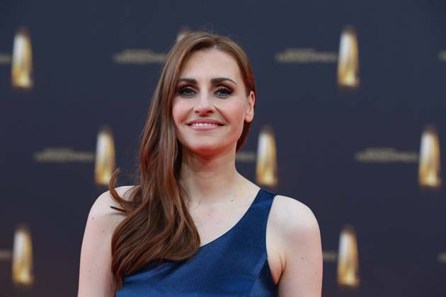 Bella LESNIK, Moderatorin, Roter Teppich, Red Carpet Show, Ankunft, arrival, Verleihung des Deutschen Fernsehpreises, Der Deutsche Fernsehpreis 2025, Deutscher Fernsehpreis 2025 in den MMC Studios Koeln, am 10.09.2025.