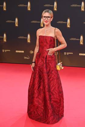 Wolke HEGENBART, Schauspielerin, Roter Teppich, Red Carpet Show, Ankunft, arrival, Verleihung des Deutschen Fernsehpreises, Der Deutsche Fernsehpreis 2025, Deutscher Fernsehpreis 2025 in den MMC Studios Koeln, am 10.09.2025.