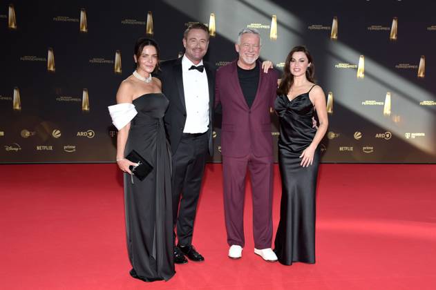 Julia Röntgen, Sasha, Otto Steiner und Natalia Avelon bei der Verleihung des Deutschen Fernsehpreises 2025 in den MMC Studios. Köln, 10.09.2025
